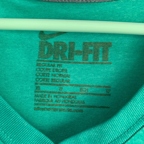 nike green dry fit workout top - Picture 3 of 4